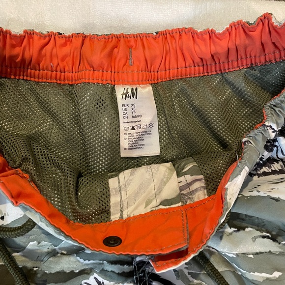 Palm Tree Camouflage Shorts - Picture 2 of 3